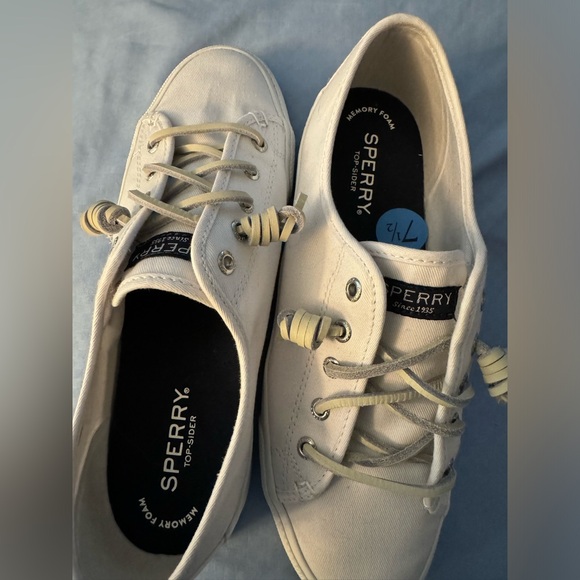 Sperry Boating/walking  Sneakers size 7.5 - Picture 2 of 3
